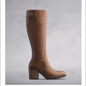 Ted & Muffy, “Siren” boots